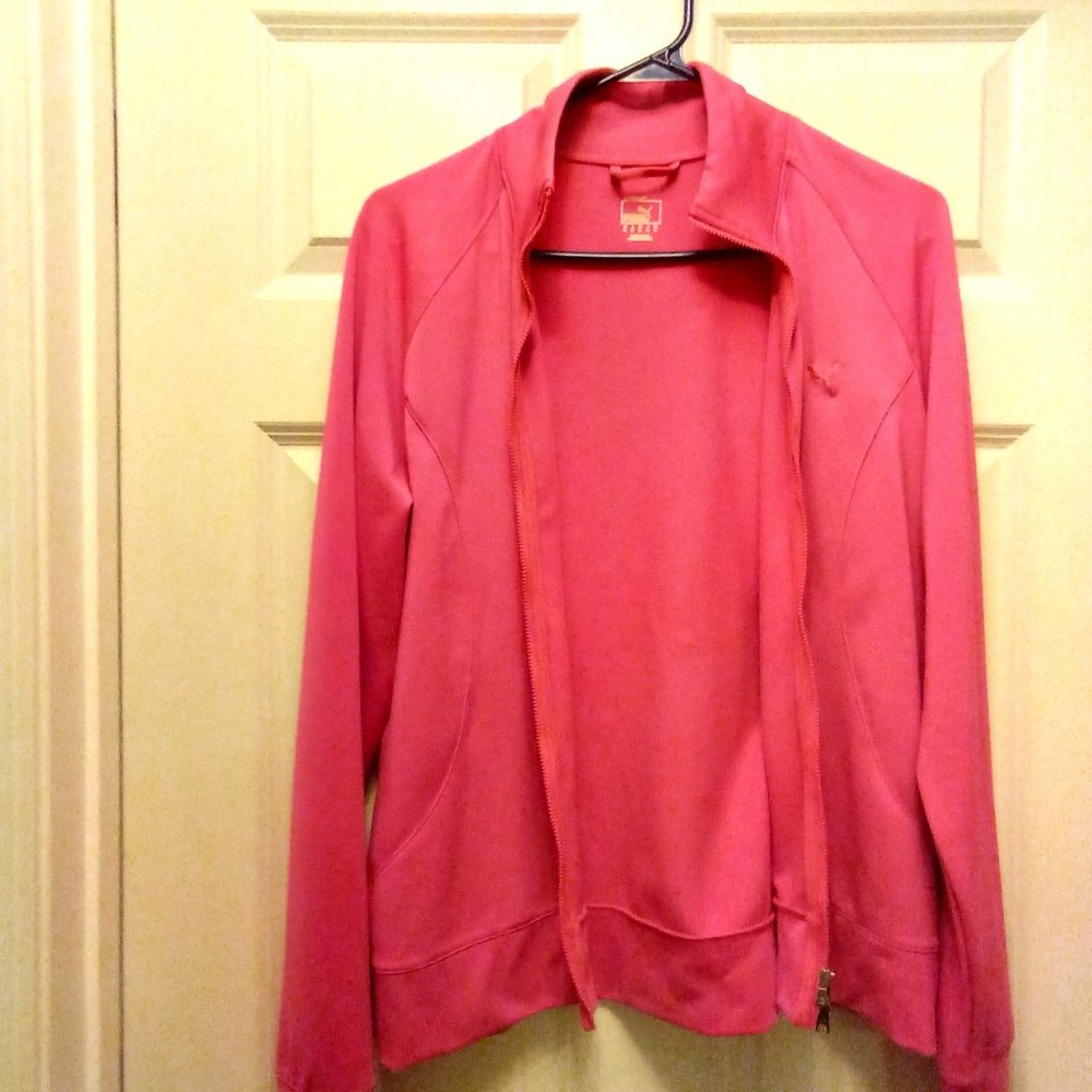 Puma woman's warm up jacket
